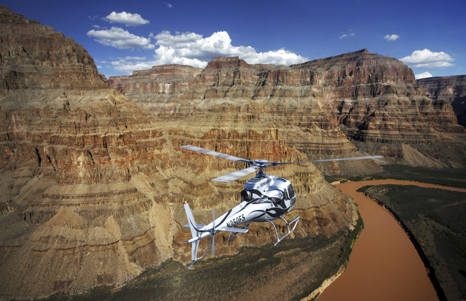 5 star helicopters - flying below the rim in the Grand Canyon